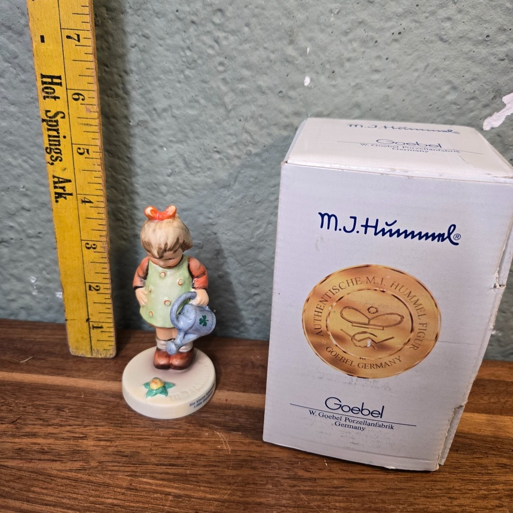 Vintage 1985 Goebel TMK-6 Hummel "Little Gardner" W/Germany Figurine # 74 w box